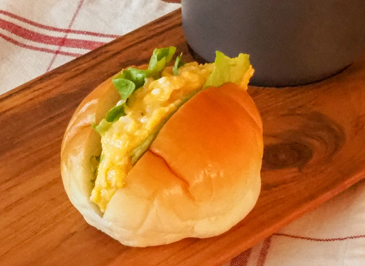 とろとろ スクランブルエッグロールサンド