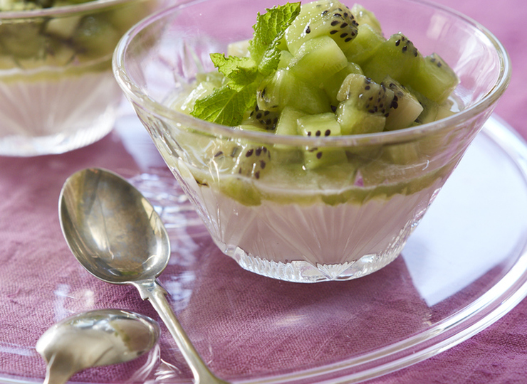 豆腐クリームとキウイのデザート