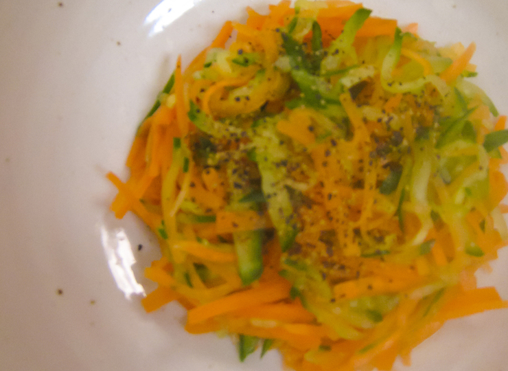 にんじんときゅうりの和え物