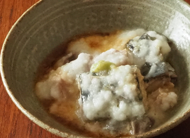 さば缶とろろがけ