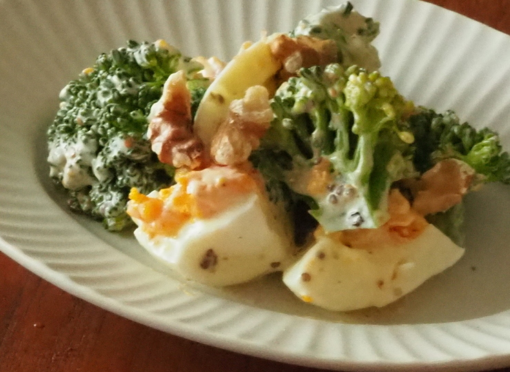 ブロッコリーと卵のデリ風サラダ