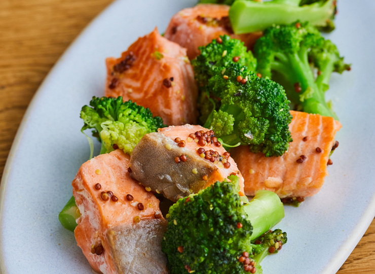 鮭とブロッコリーのハニーマスタード炒め