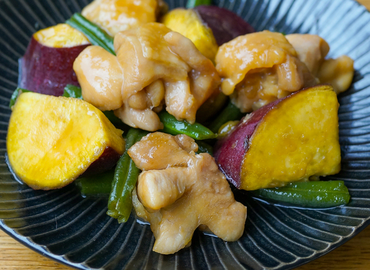 電子レンジで 鶏肉とさつまいもの甘辛煮