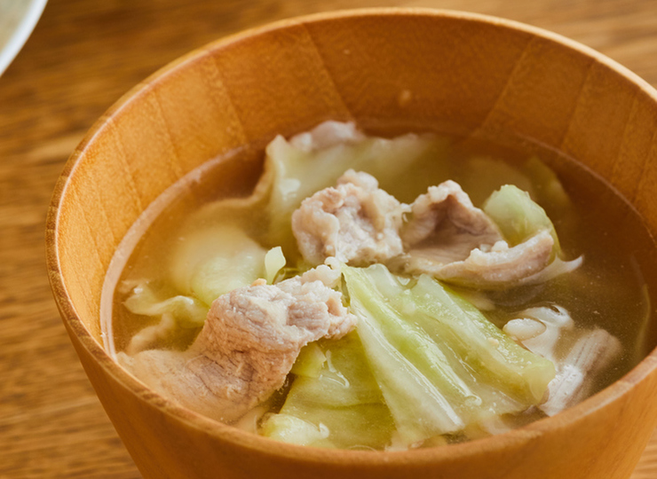 しょうが香る キャベツと豚肉のみそ汁