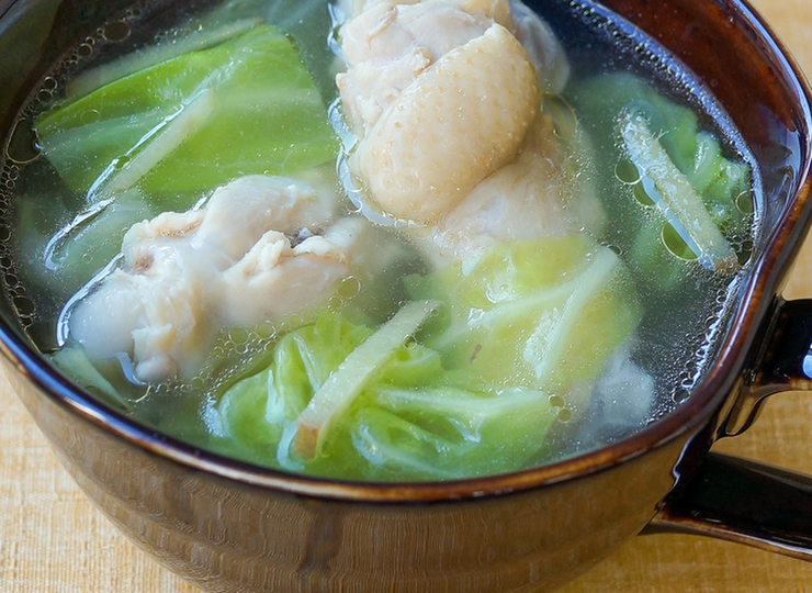 鶏手羽元とキャベツのうま塩スープ