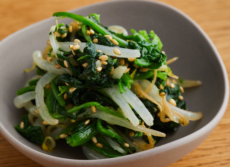 ごまの風味を効かせた ほうれん草ともやしの塩ナムル