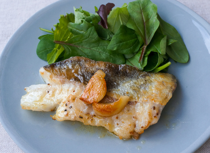 にんにくが香る たらのバタームニエル