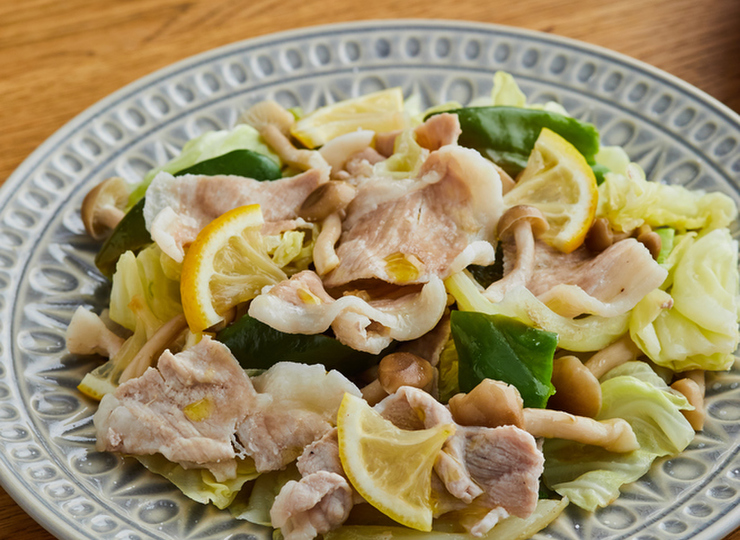 キャベツと豚肉のレモン蒸し