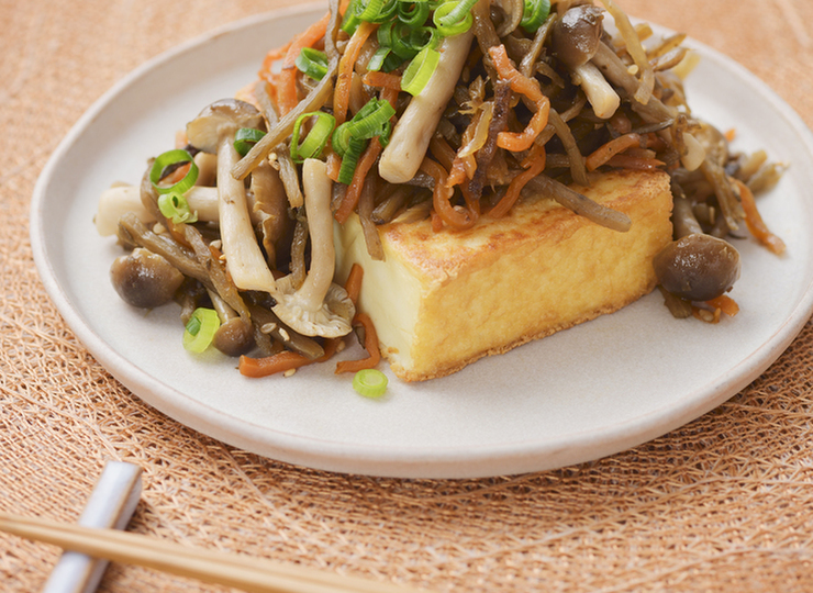 厚揚げの具だくさん根菜ソースのせ