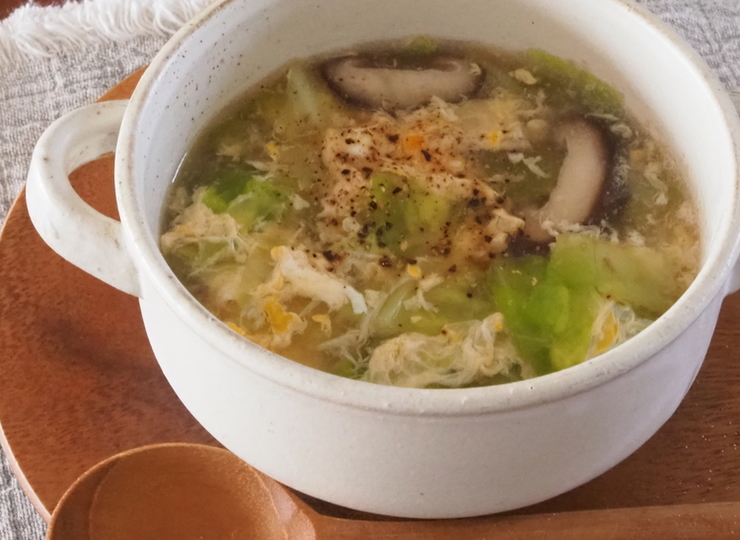 キャベツとしいたけのふんわり卵スープ