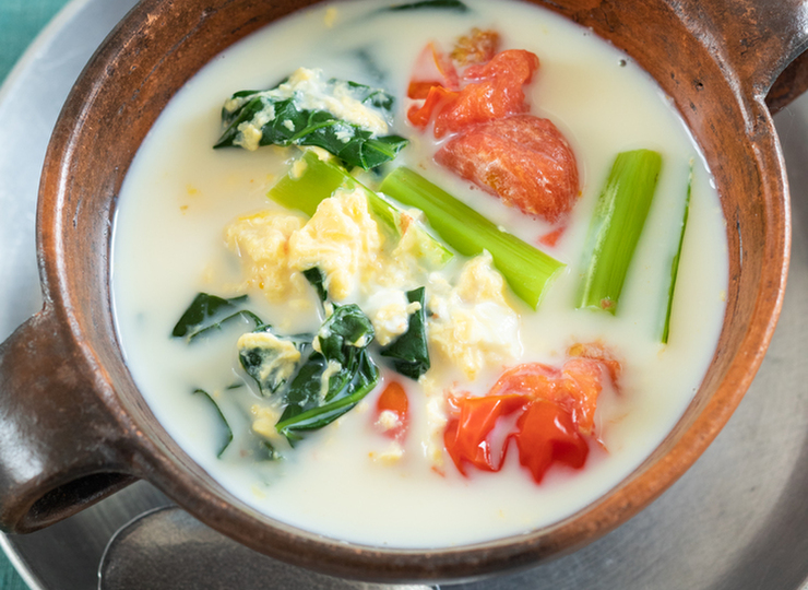 小松菜と卵の豆乳スープ