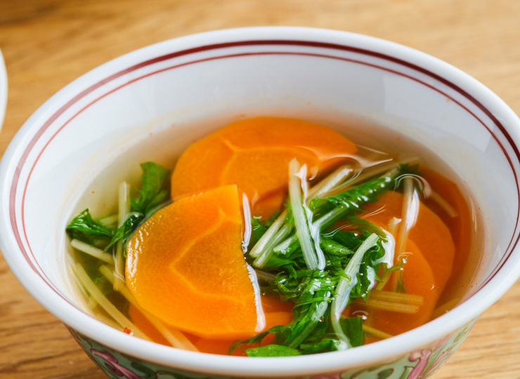 水菜とにんじんのピリ辛スープ