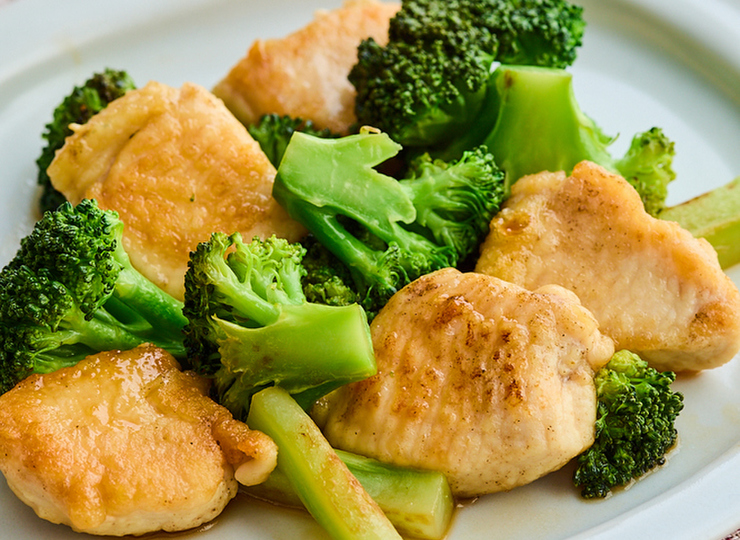 鶏むね肉とブロッコリーの照り焼き炒め