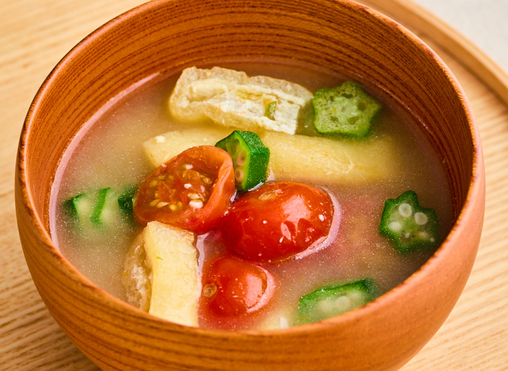 ミニトマトとオクラのみそ汁