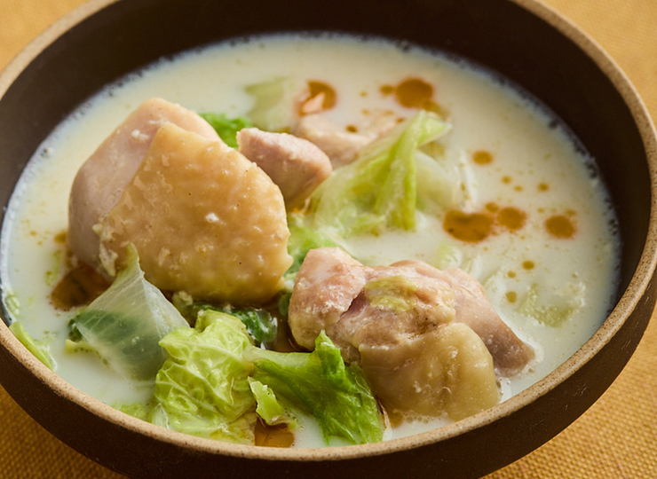 レンジで鶏肉と白菜の白湯風スープ
