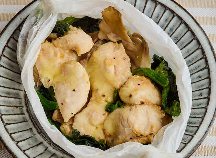 鶏ささ身とまいたけのみそチーズ蒸し