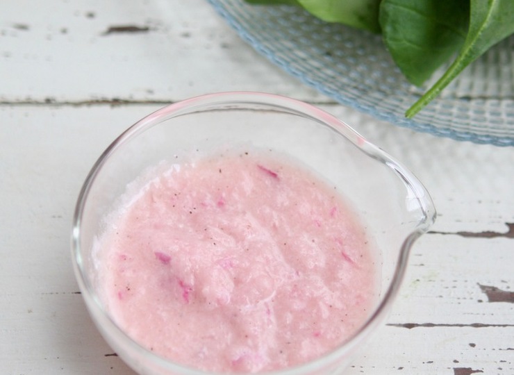 紫玉ねぎでピンクのドレッシング