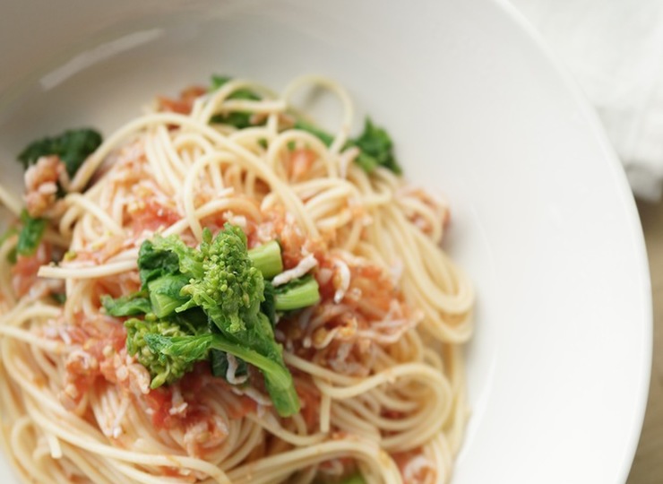 菜の花としらすのフレッシュトマトパスタ