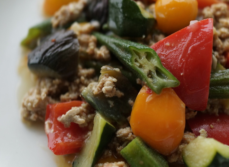 ピリ辛　夏野菜たっぷりマーボー