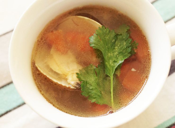 トマトとあさりのエスニックスープ