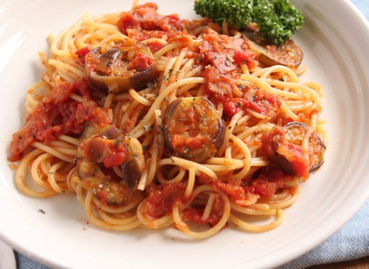 定番 なすとベーコンのトマトパスタ