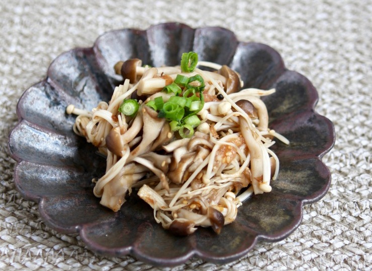 電子レンジで簡単 たっぷりきのこの梅おかか