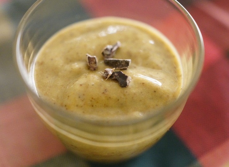 バナナとカカオの甘酒スムージー