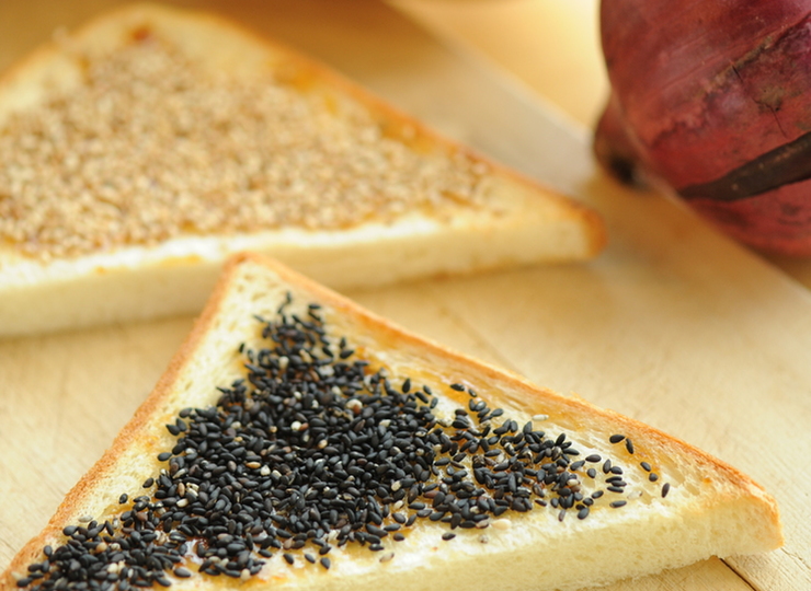 ピーナッツバターごまトースト