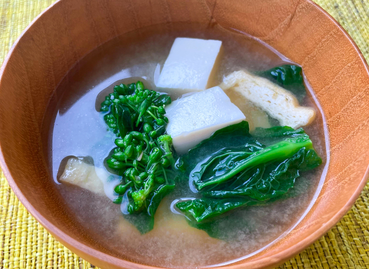 豆腐と菜の花のお味噌汁