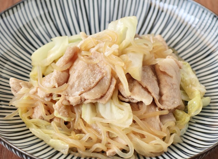 豚肉とキャベツとしらたきの炒め物