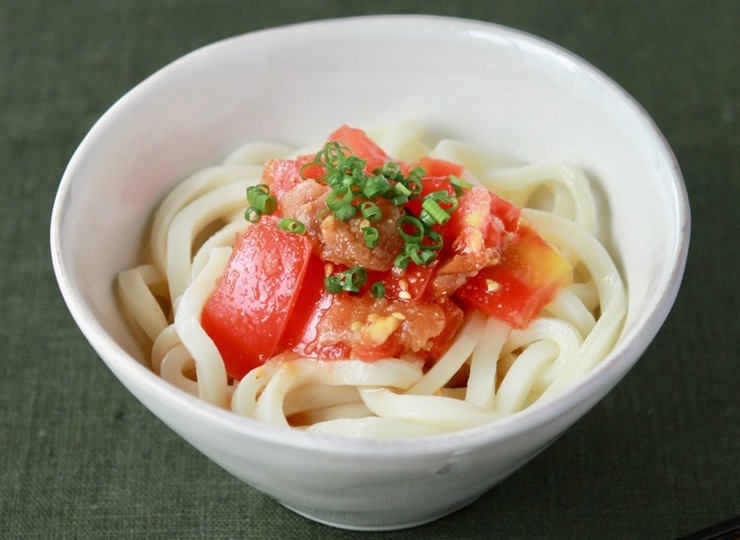 時短 冷やし中華風 潰し梅トマトうどん