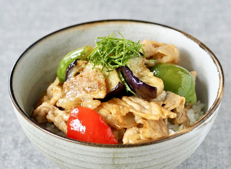 お酢でさっぱり 豚肉と夏野菜の南蛮丼