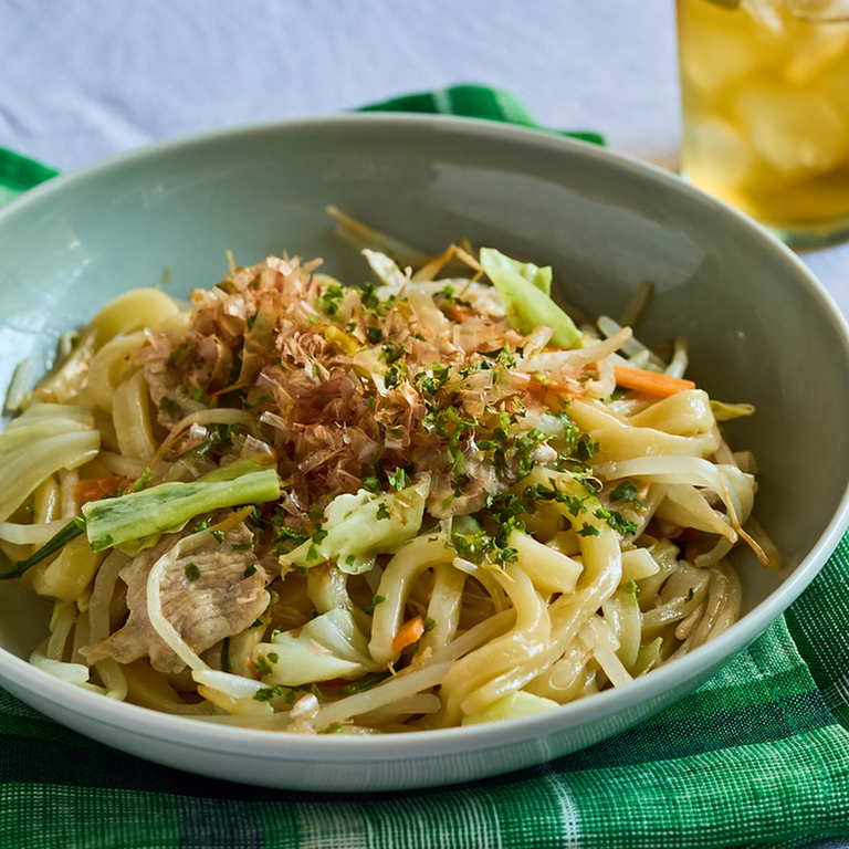 電子レンジで 焼きうどん