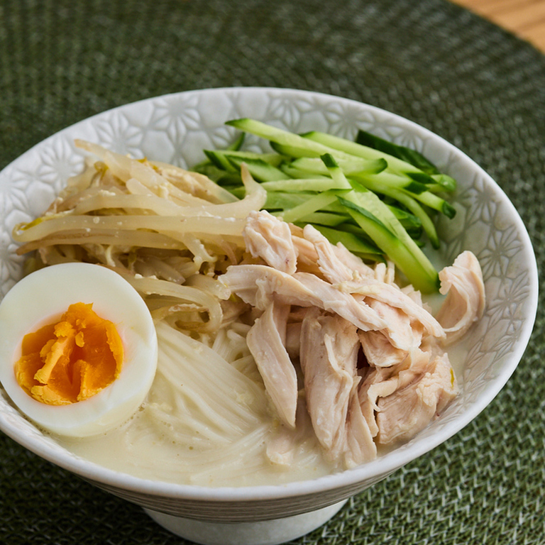 鶏だしの豆乳にゅうめん