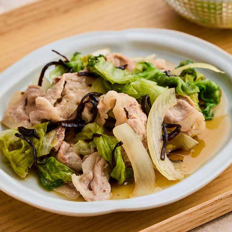 レタスと豚肉の塩昆布蒸し