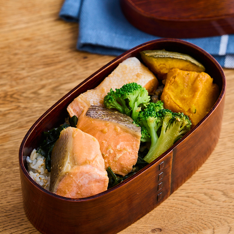 レンジで4分 鮭のしょうが蒸し弁当