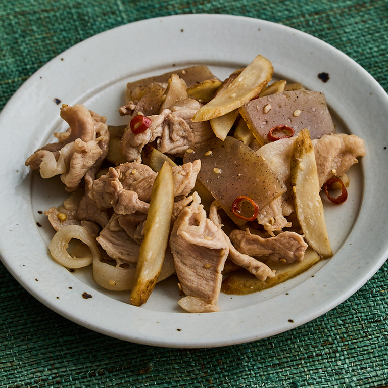 豚肉とこんにゃくごぼうの甘辛炒め