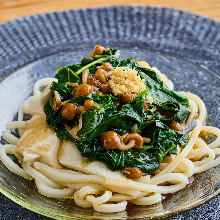 豆腐とモロヘイヤの冷やしうどん