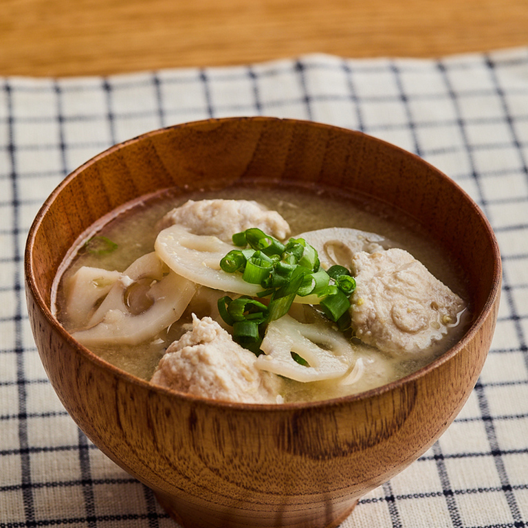 鶏団子とれんこんのみそ汁