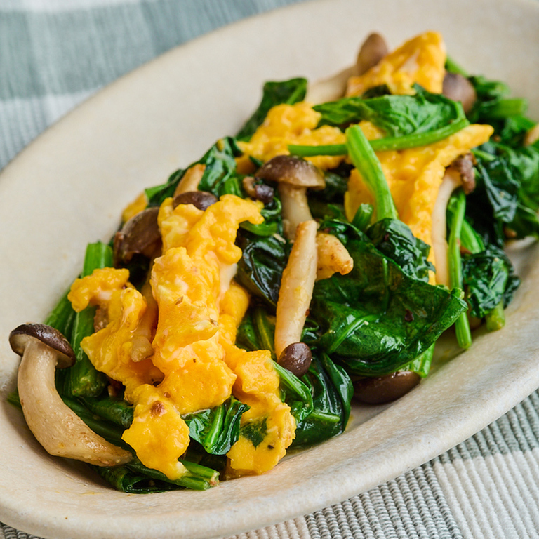 ほうれん草ときのこの卵炒め