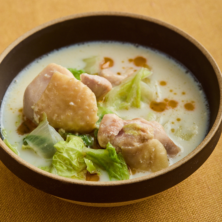 レンジで鶏肉と白菜の白湯風スープ