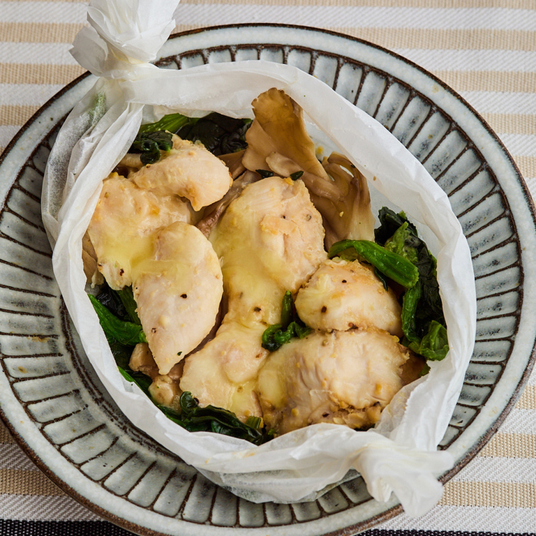 鶏ささ身とまいたけのみそチーズ蒸し