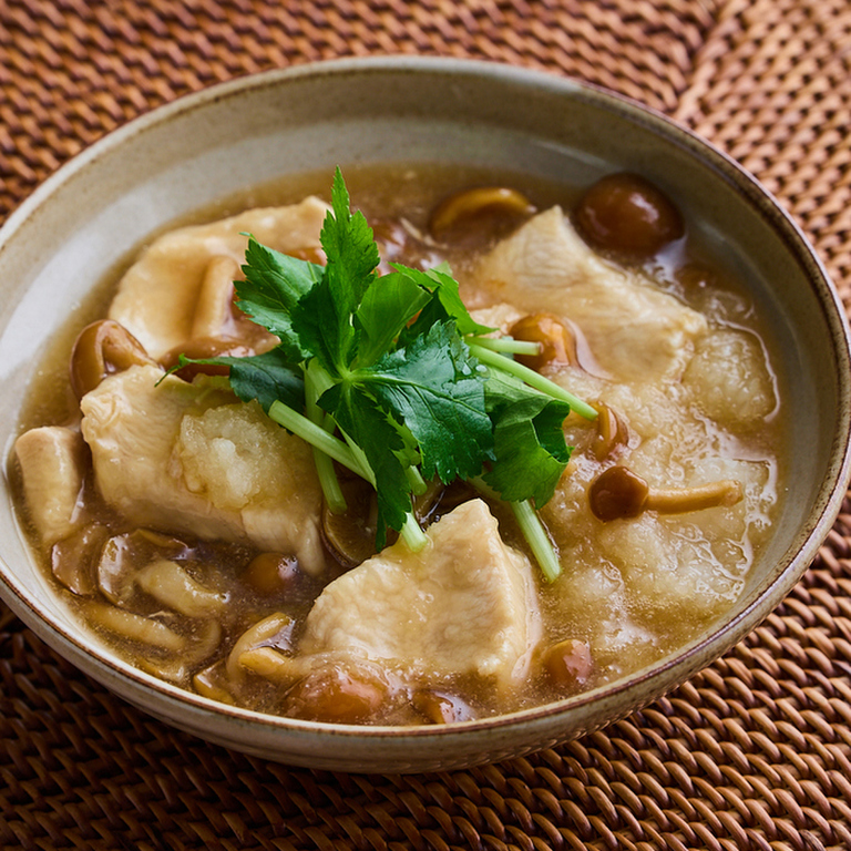 鶏むね肉となめこのみぞれ煮