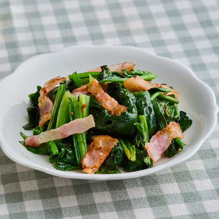 ほうれん草とベーコンのバター炒め