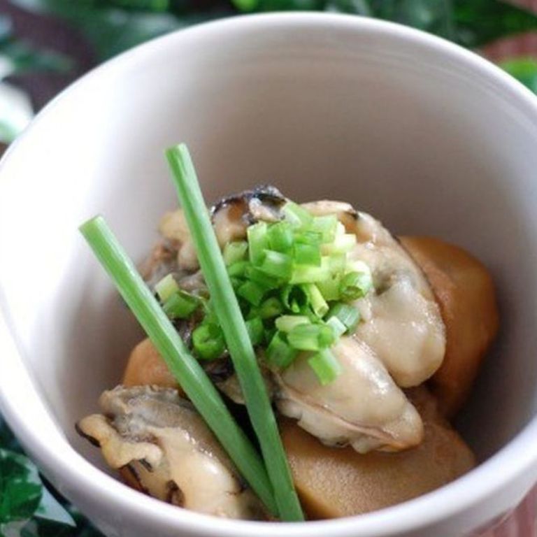 牡蠣と里芋の煮物