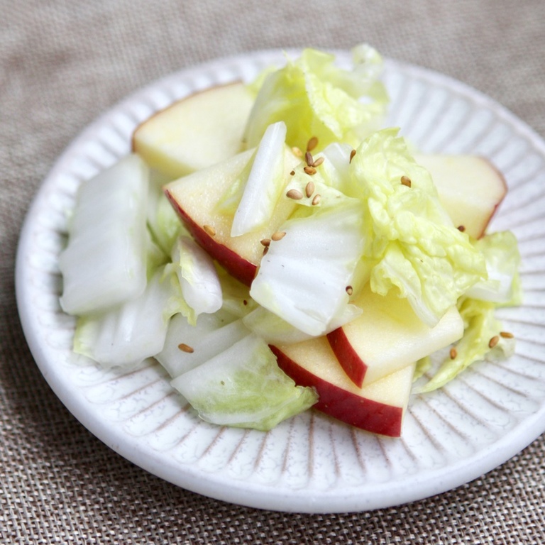 白菜とリンゴの簡単サラダ