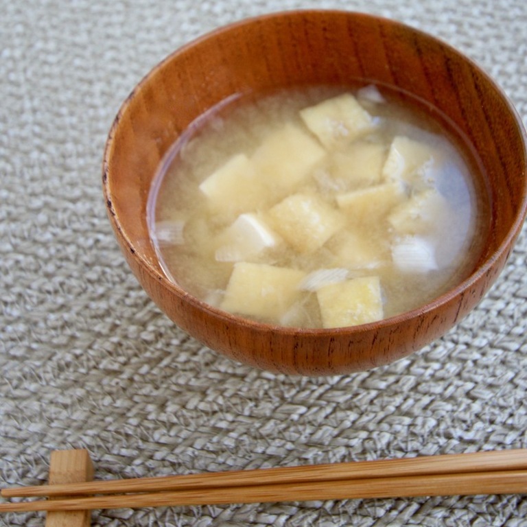 豆腐と油揚げのみそ汁