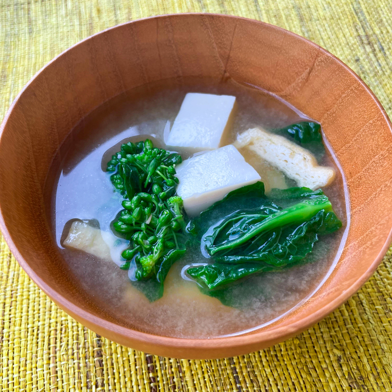 豆腐と菜の花のお味噌汁