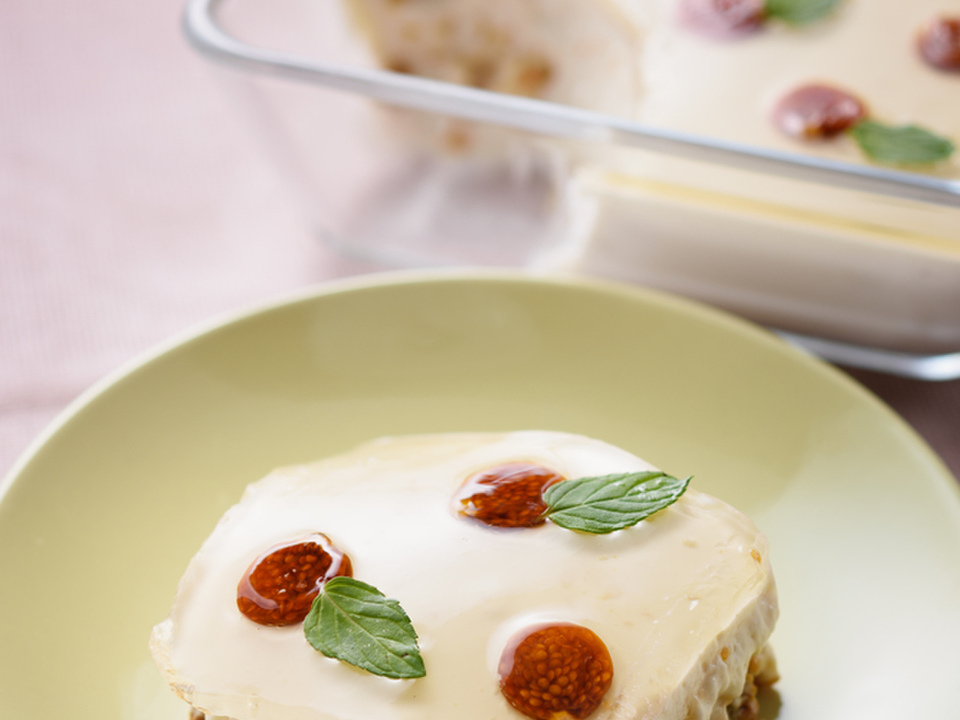 ゴールデンベリーのヘルシーヨーグルトケーキ