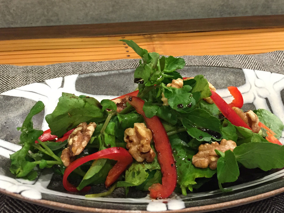 クレソンとくるみのサラダ